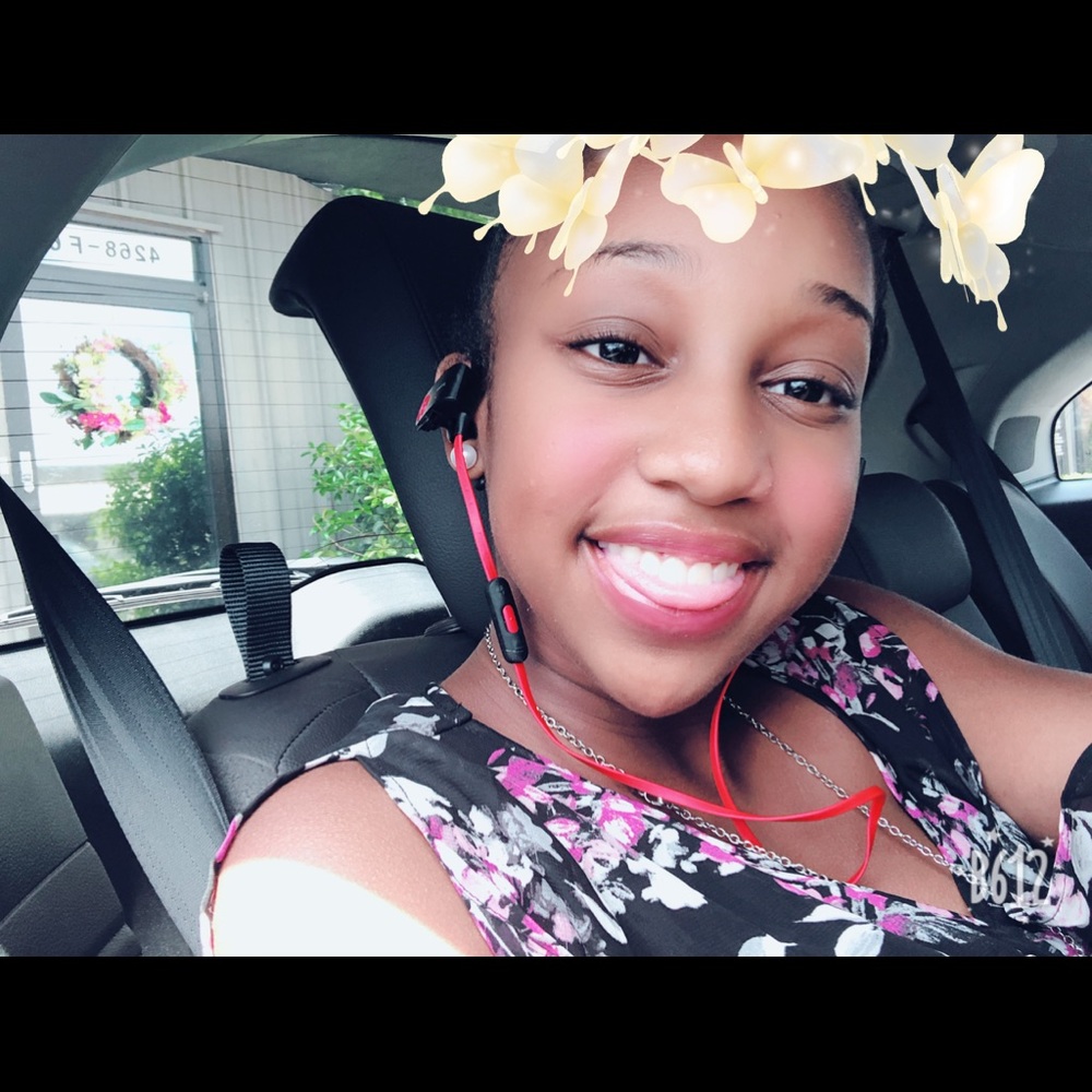 Meet your Posher, Nakya